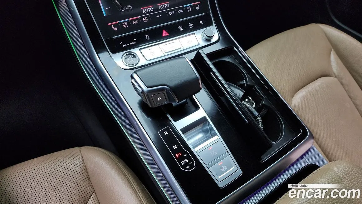 Audi Q8 2021 из KR, фото 9