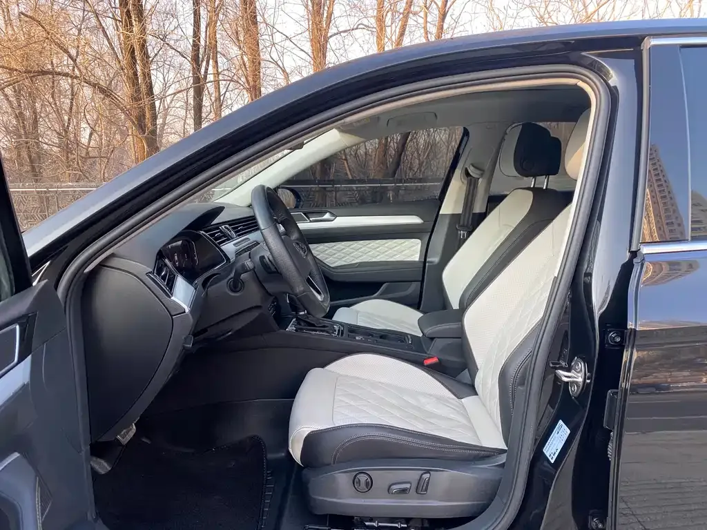 Volkswagen Magotan 2023 из CN, фото 5