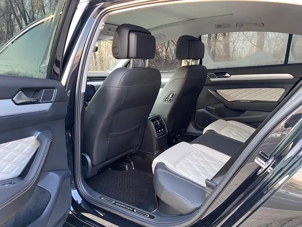 Volkswagen Magotan 2023 из CN, фото 6
