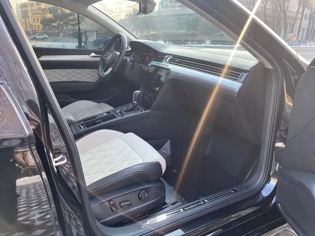 Volkswagen Magotan 2023 из CN, фото 4