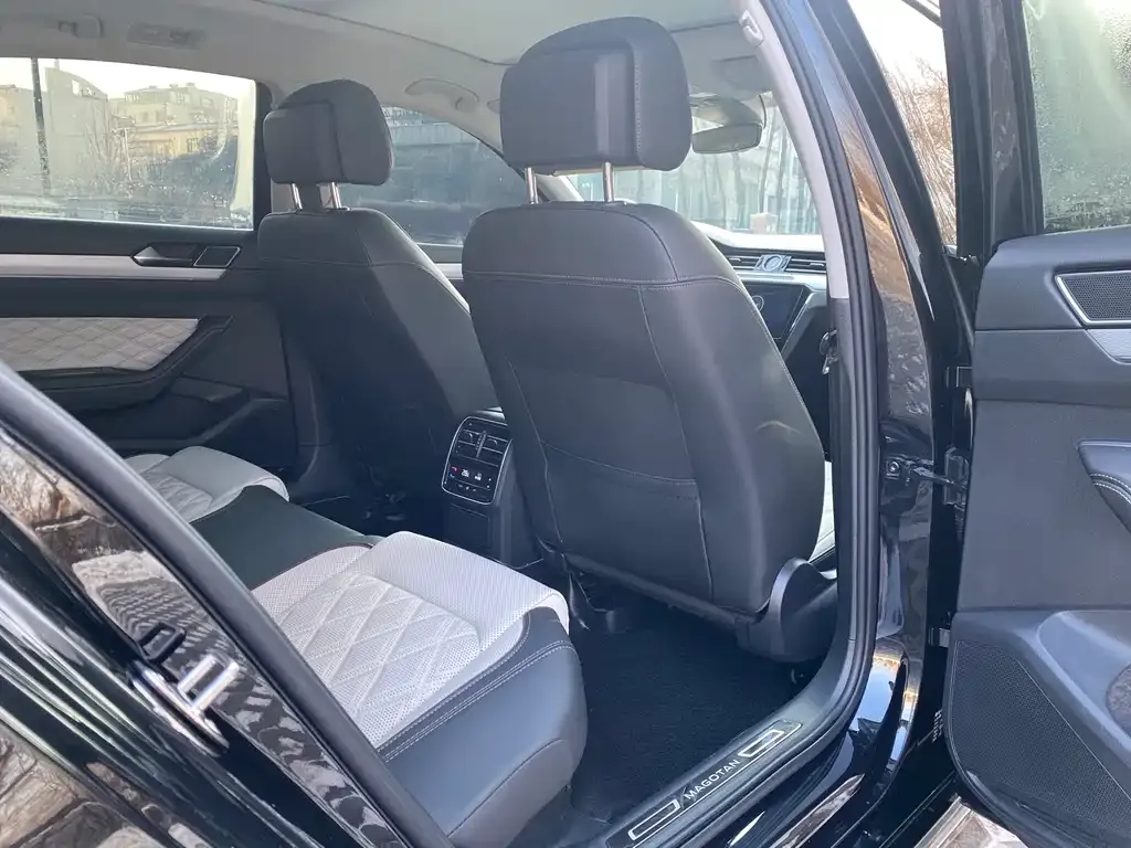 Volkswagen Magotan 2023 из CN, фото 3