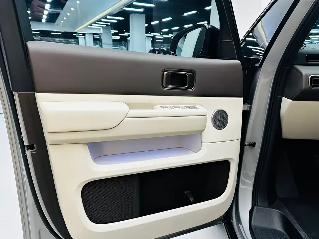 Li Auto MEGA — фото 7