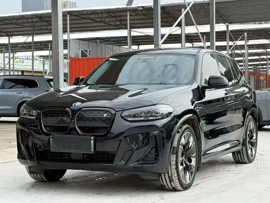 BMW iX3 — фото 1