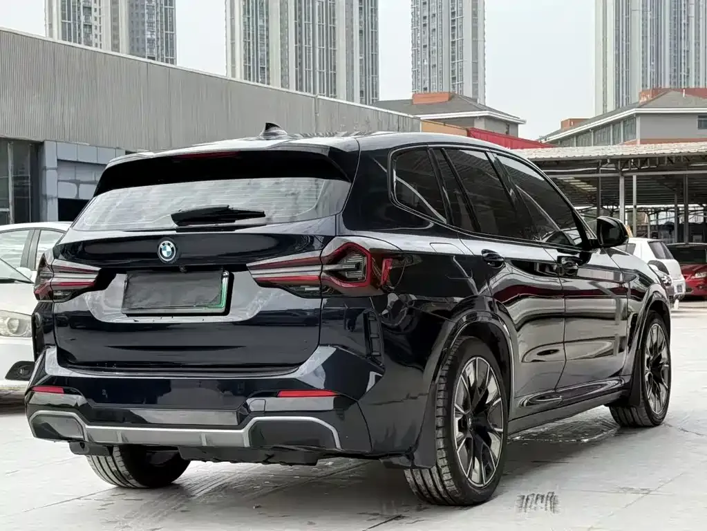 BMW iX3 — фото 2