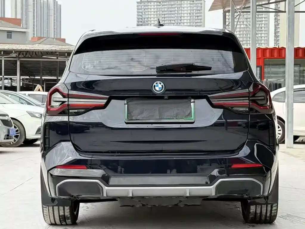 BMW iX3 — фото 7
