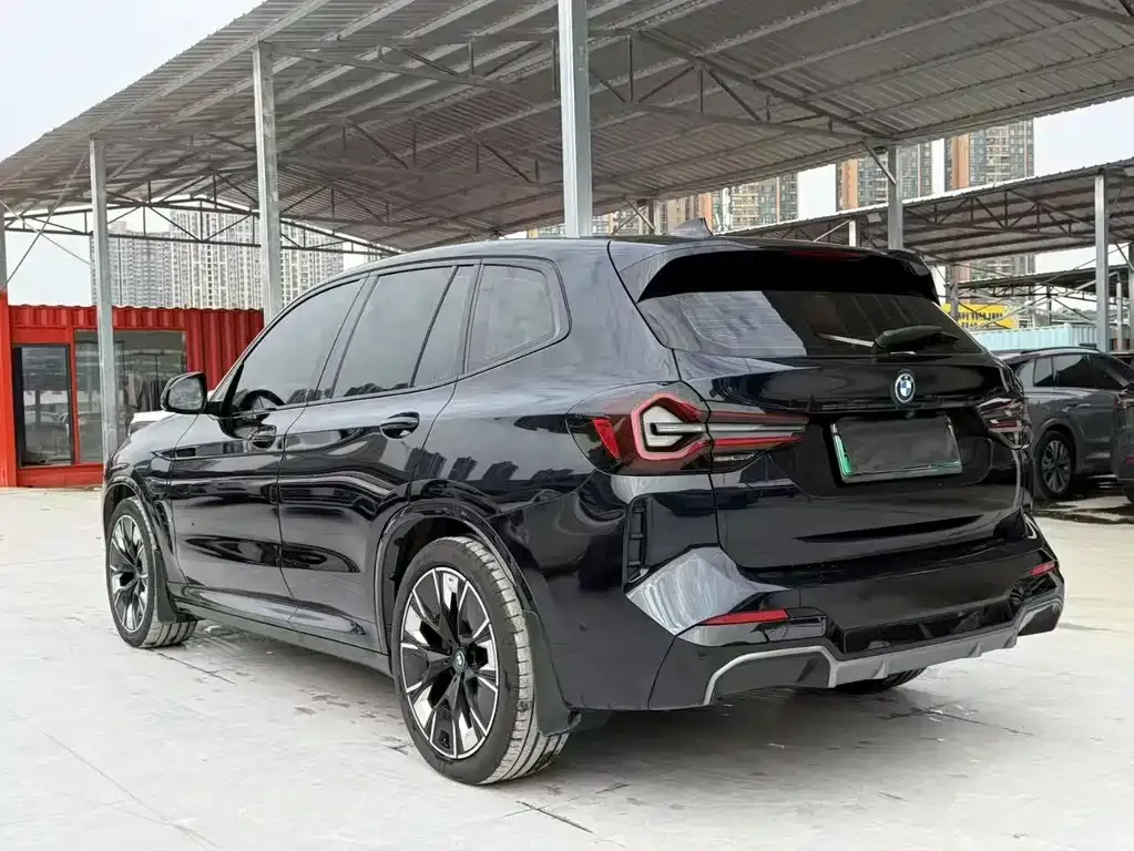 BMW iX3 — фото 3