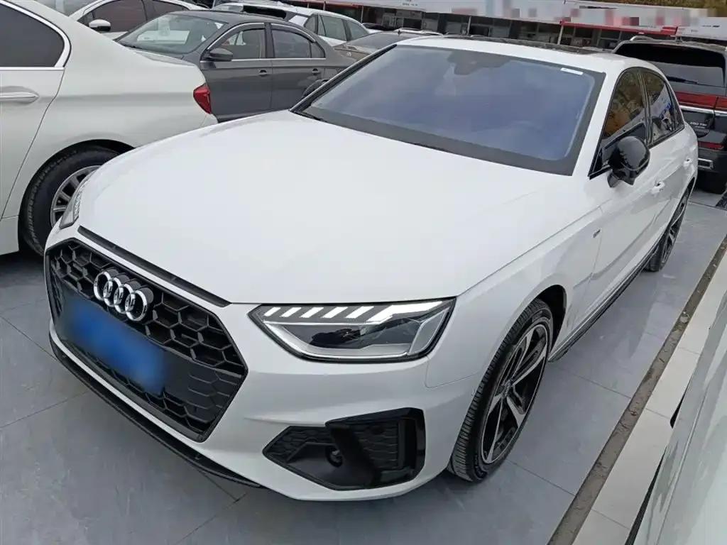 Audi A4L 2023 из CN, фото 4