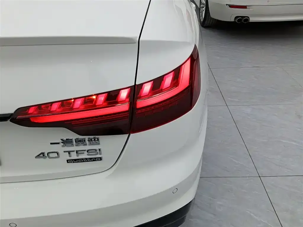 Audi A4L 2023 из CN, фото 5