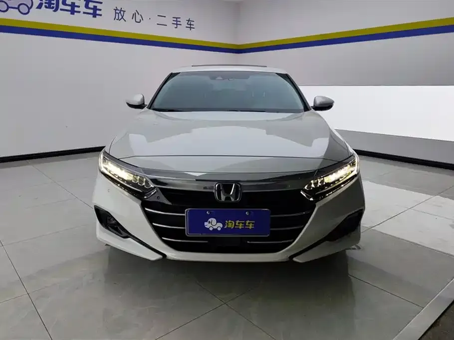 Honda Accord — фото 10