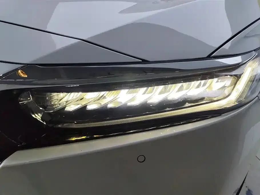 Honda Accord — фото 9