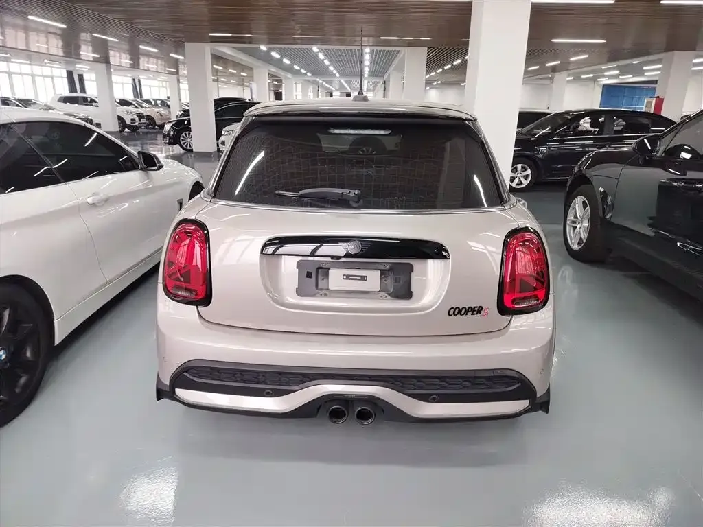 MINI Cooper (3-door) 2024 из CN, фото 2