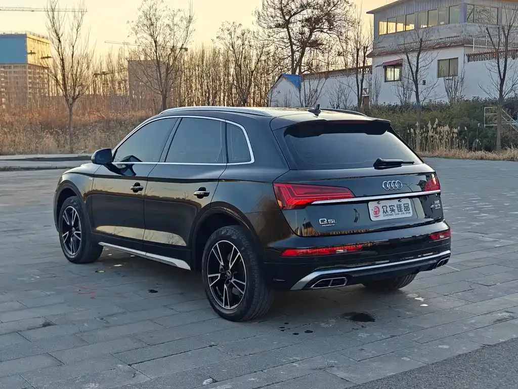 Audi Q5L — фото 7