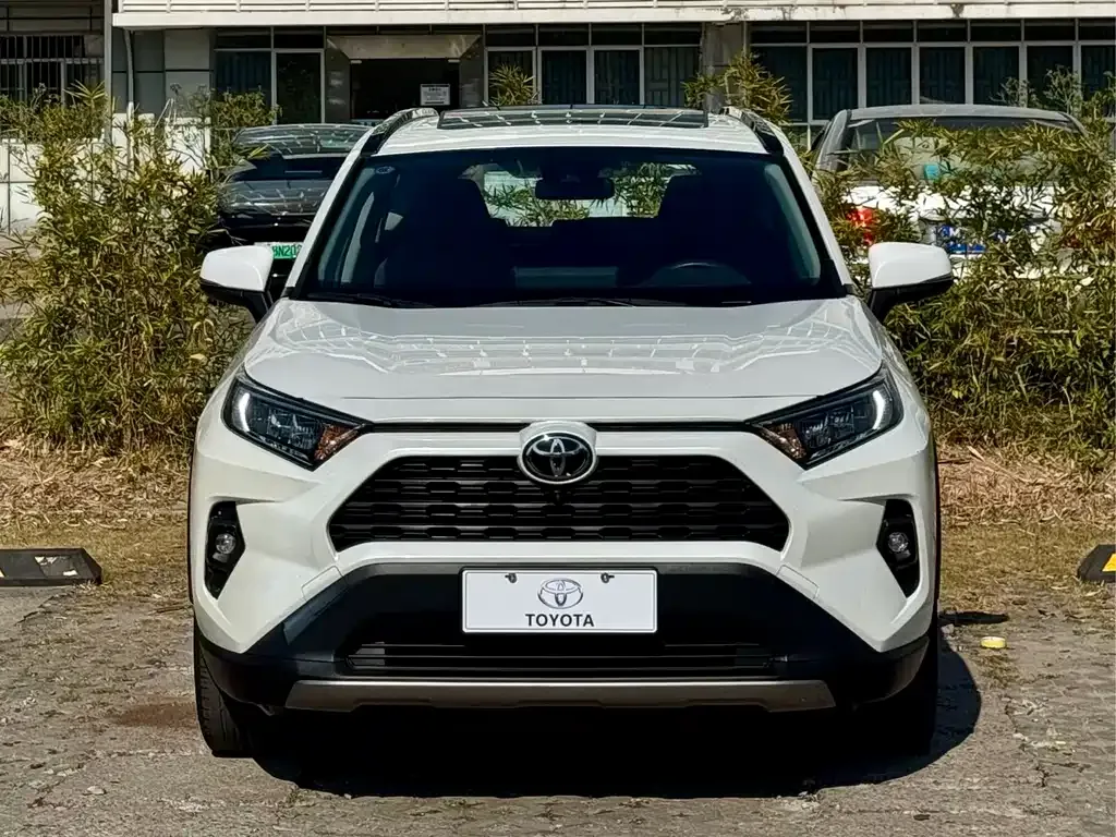 Toyota RAV4 — фото 10