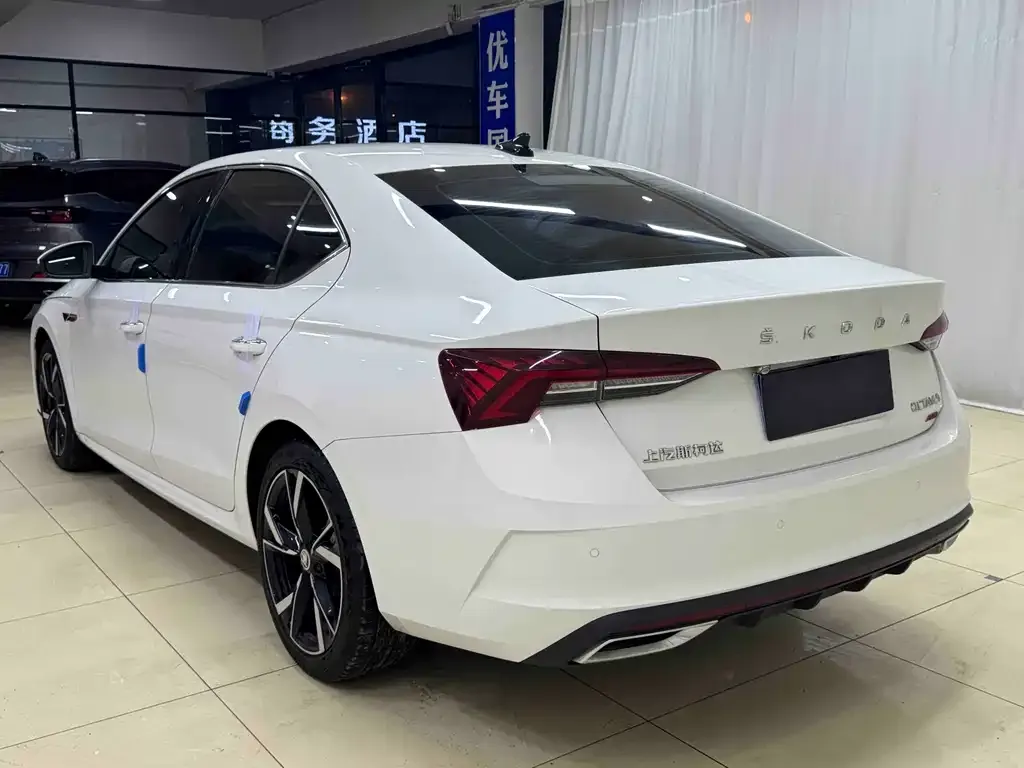 Skoda Octavia 2021 из CN, фото 4