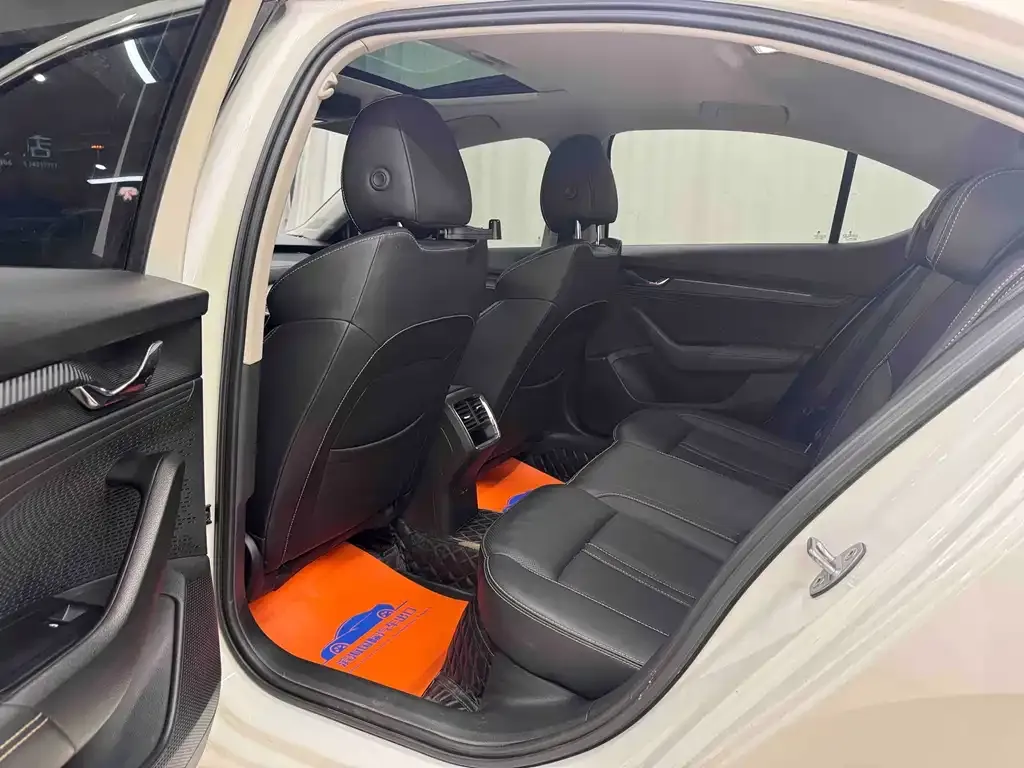 Skoda Octavia 2021 из CN, фото 10