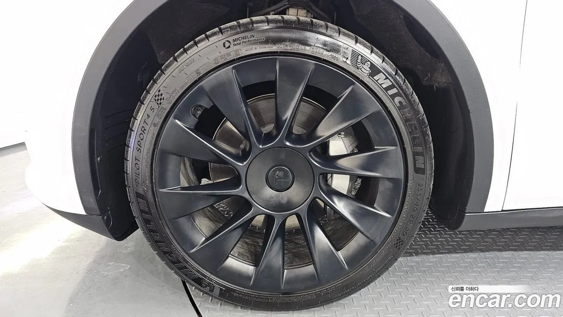 Tesla Model Y 2024 из KR, фото 6