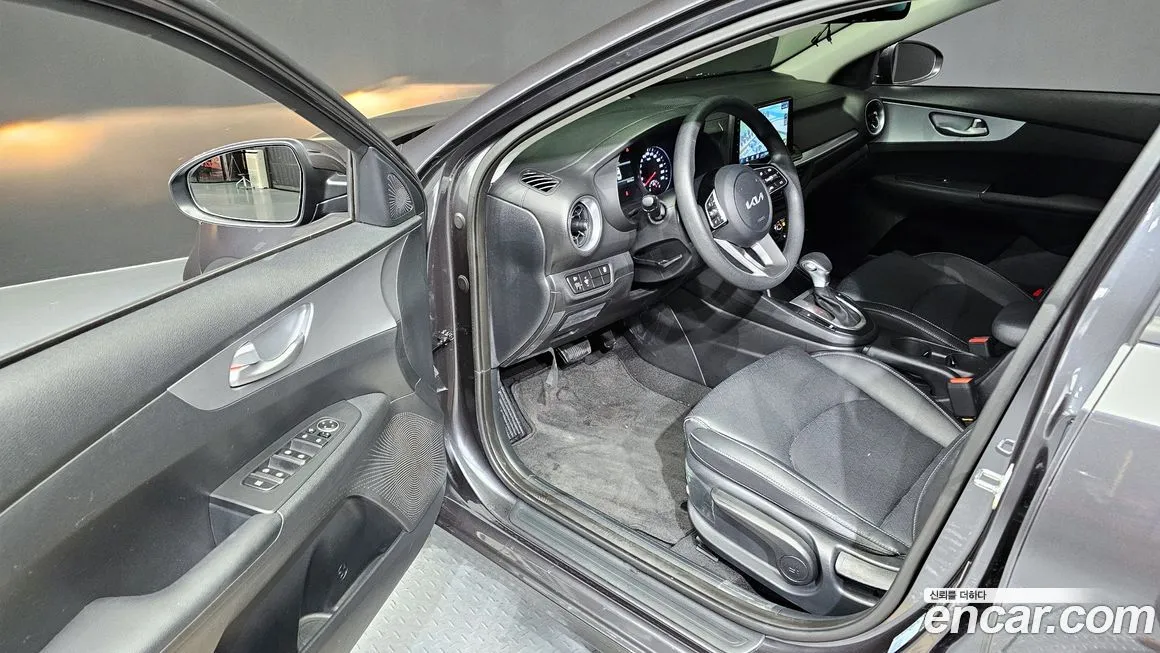 Kia K3 2023 из KR, фото 10