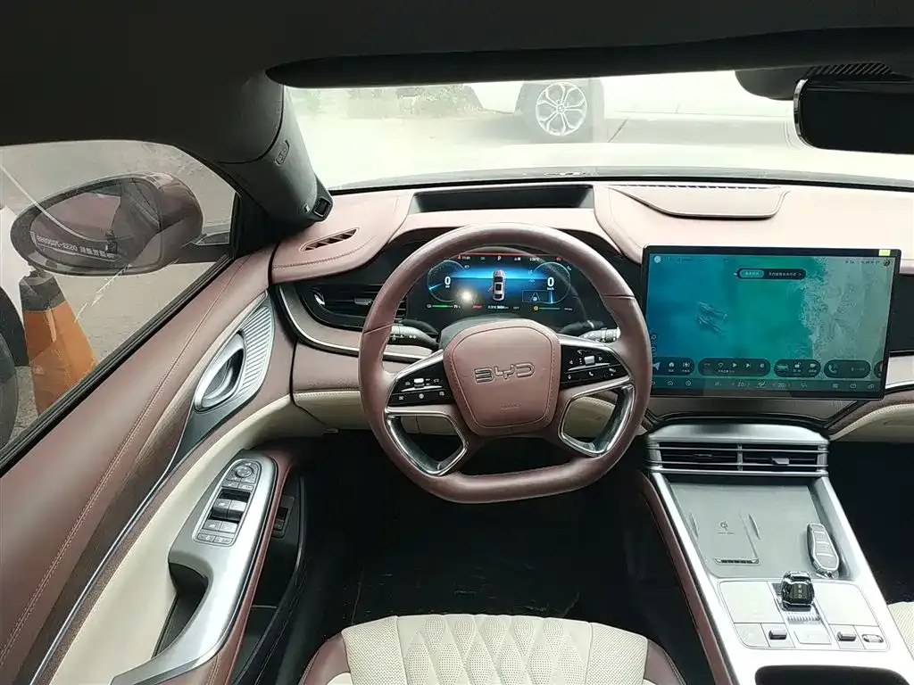 BYD Seal — фото 10