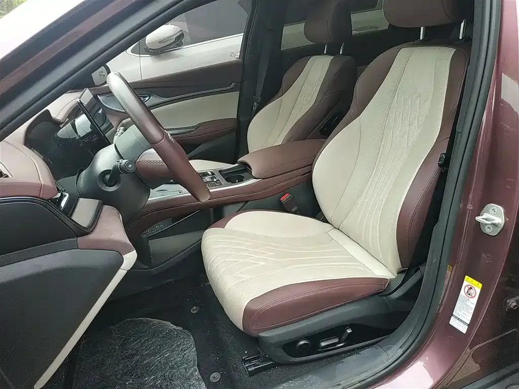 BYD Seal — фото 8