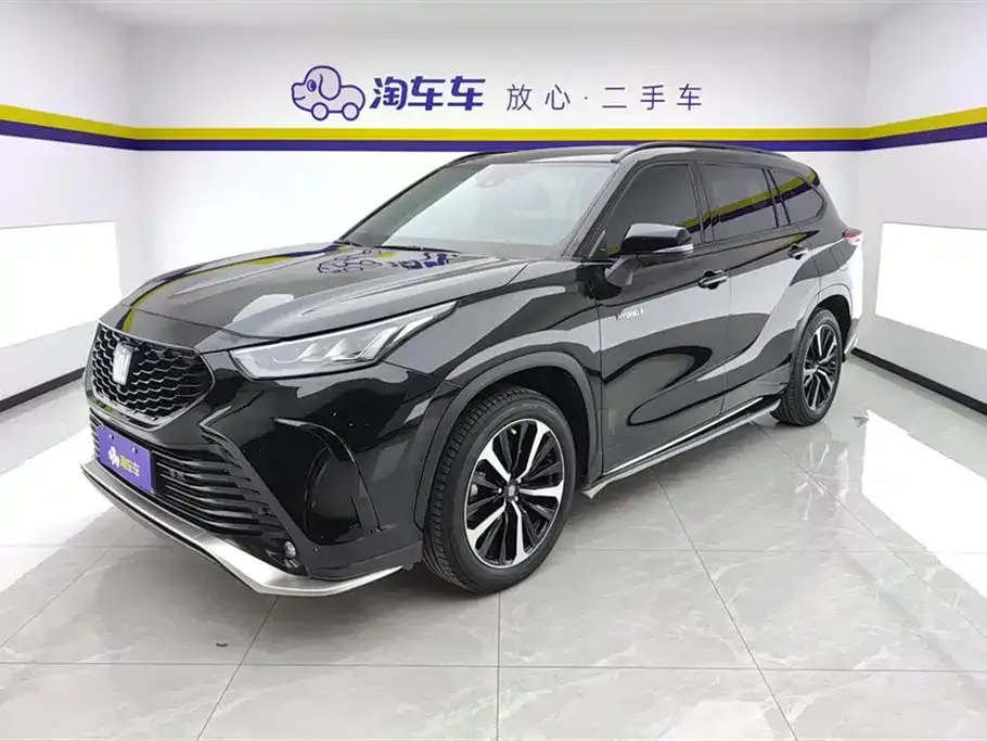 Toyota Crown Kluger 2023 из CN, фото 1