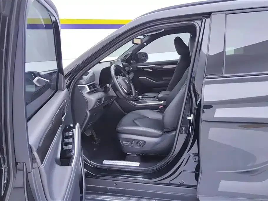 Toyota Crown Kluger 2023 из CN, фото 10
