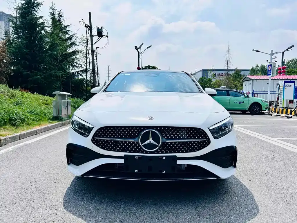 Mercedes-Benz A-Class 2024 из CN, фото 3