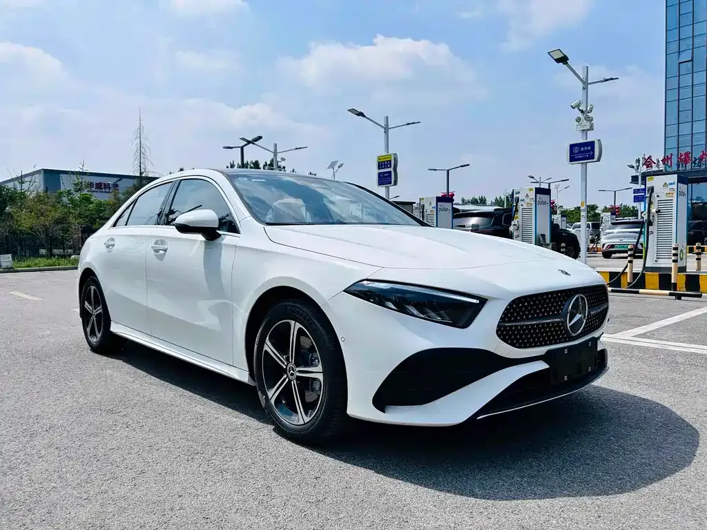 Mercedes-Benz A-Class 2024 из CN, фото 4