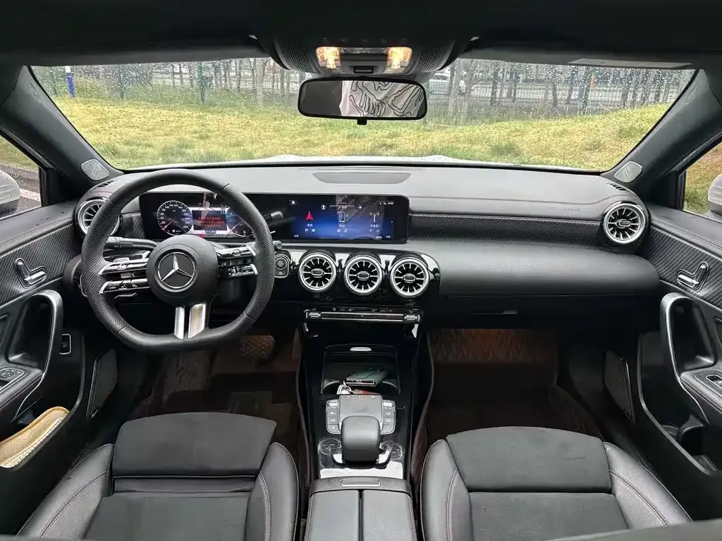 Mercedes-Benz A-Class 2024 из CN, фото 7