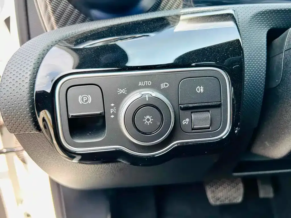 Mercedes-Benz A-Class 2024 из CN, фото 8