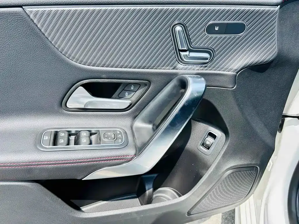 Mercedes-Benz A-Class 2024 из CN, фото 10