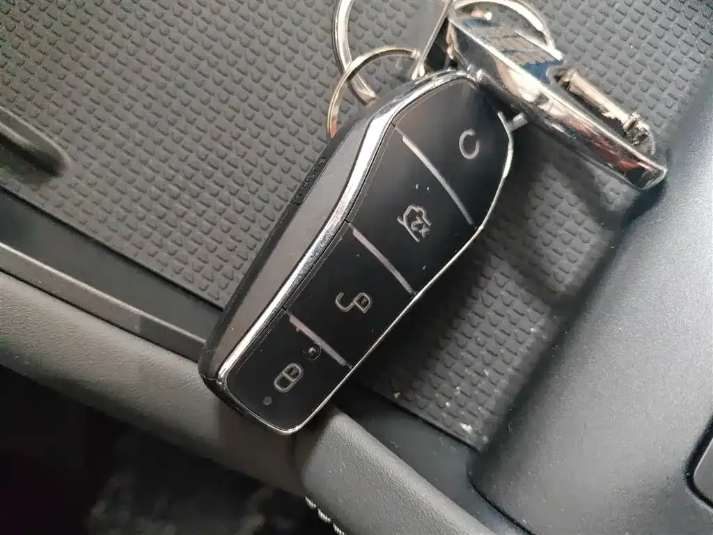 BYD Qin L — фото 10