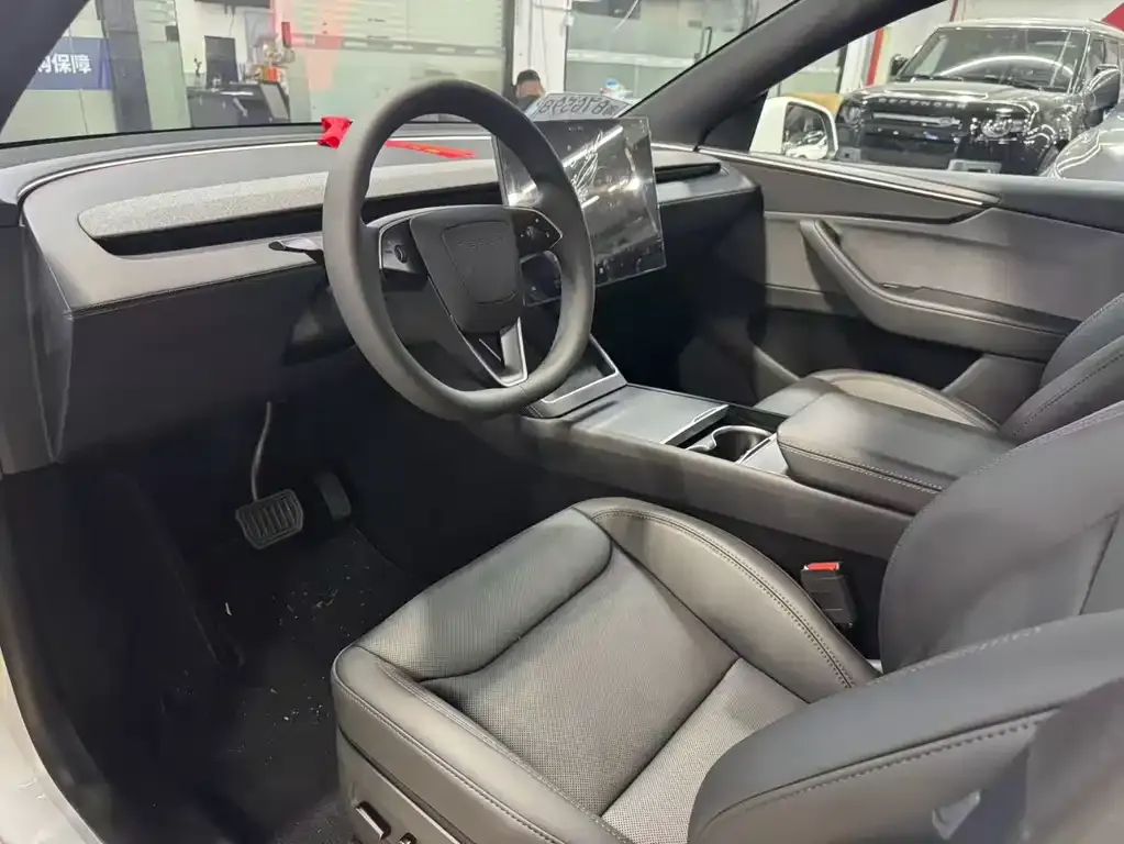 Tesla Model Y — фото 4