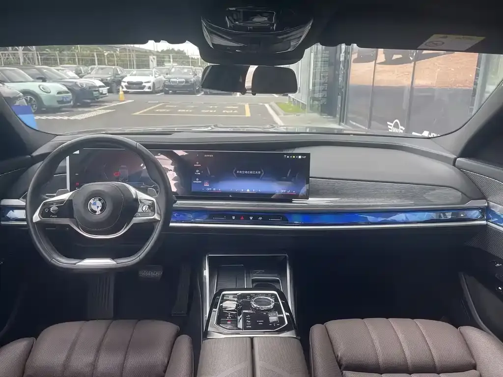 BMW 7 Series 2024 из CN, фото 4