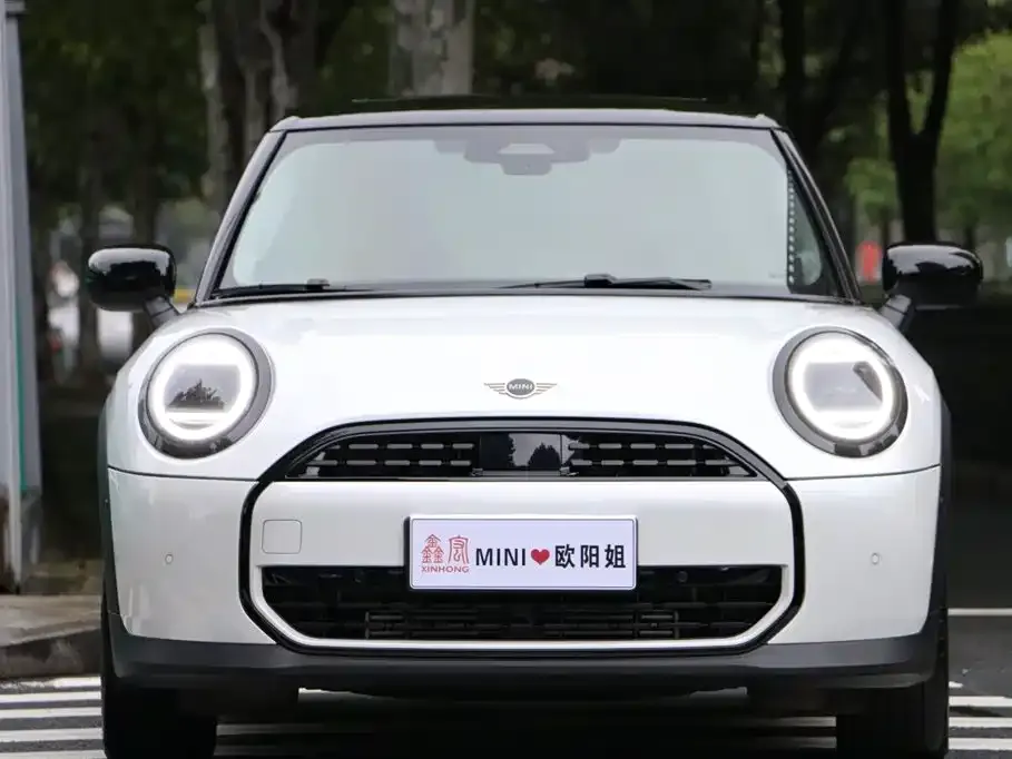 MINI Cooper (3-door) 2025 из CN, фото 2