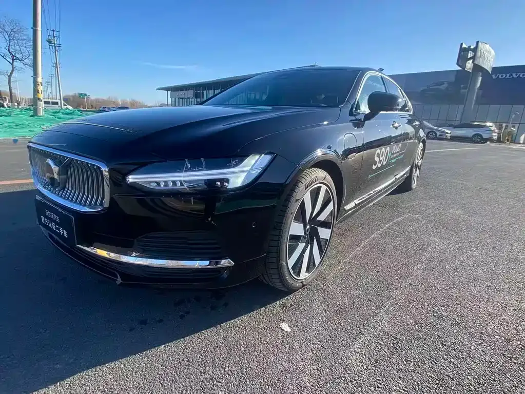 Volvo S90 PHEV 2025 из CN, фото 1