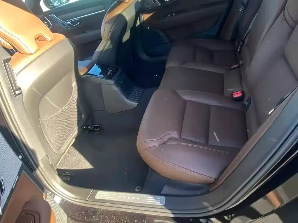 Volvo S90 PHEV 2025 из CN, фото 2