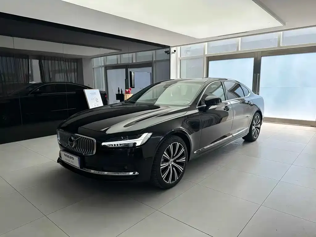 Volvo S90 — фото 1