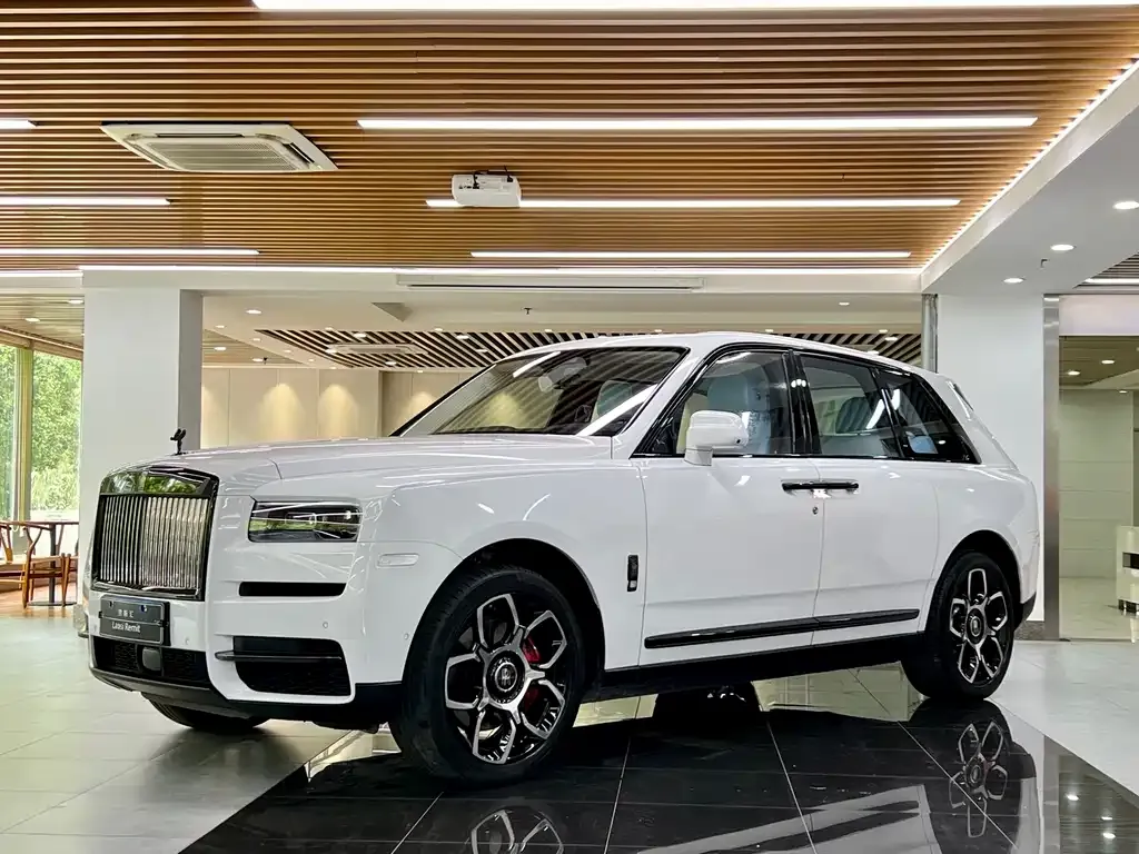 Rolls-Royce Cullinan — фото 1