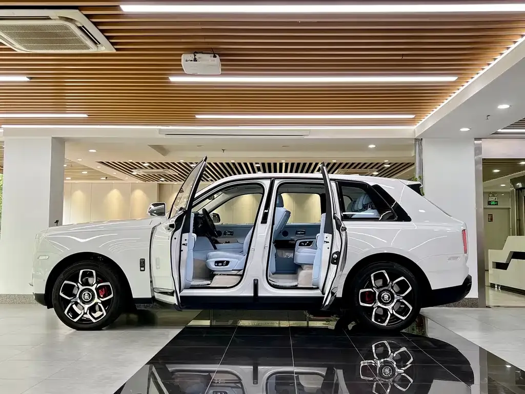 Rolls-Royce Cullinan — фото 6