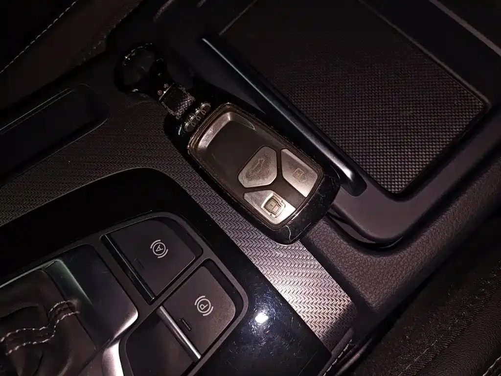 Audi Q5L 2022 из CN, фото 8