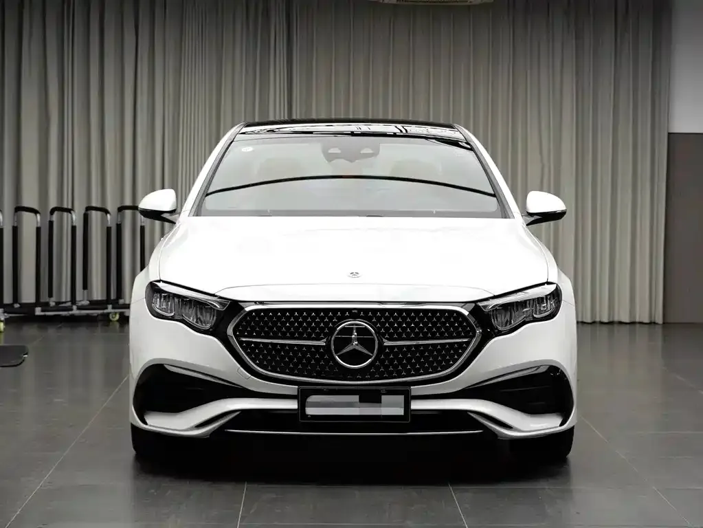 Mercedes-Benz E-Class — фото 3
