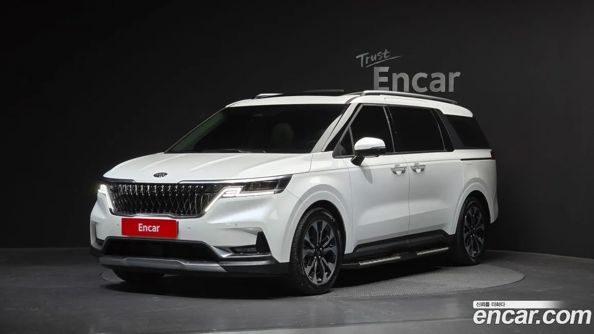 Kia Carnival — фото 1