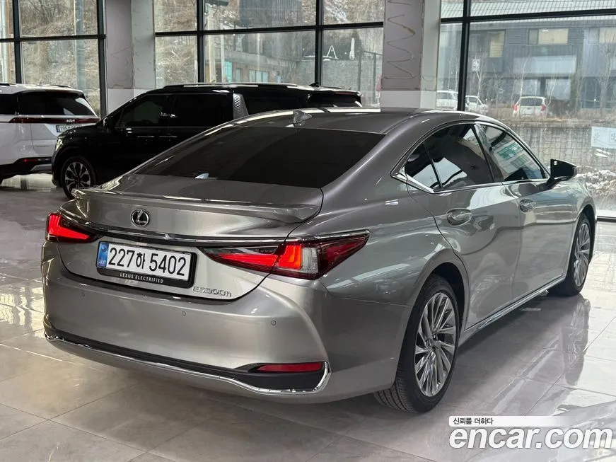 Lexus ES 2026 из KR, фото 4