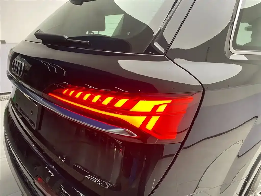 Audi Q7 — фото 5