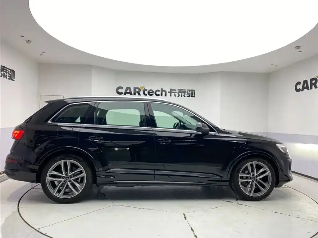 Audi Q7 — фото 7