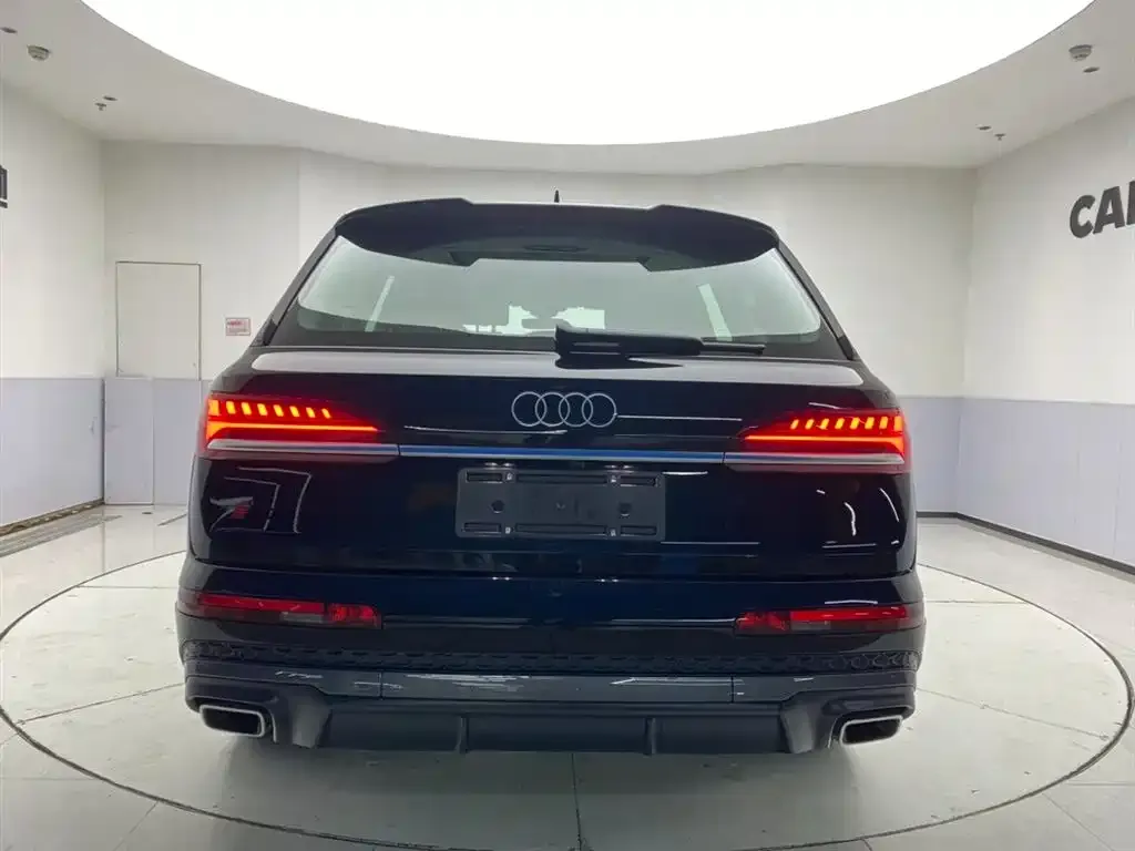 Audi Q7 — фото 4