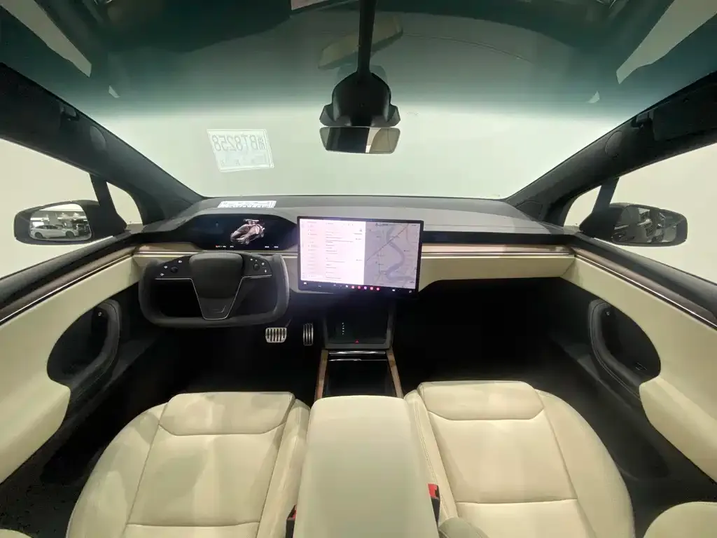 Tesla Model X — фото 2