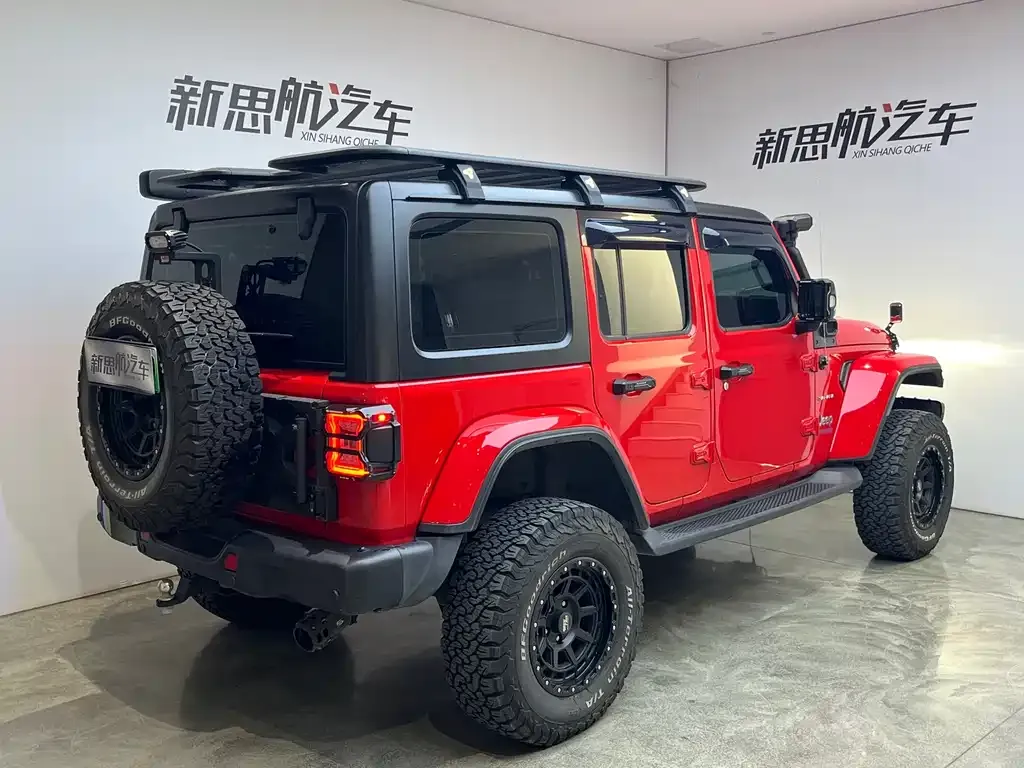 Jeep Wrangler PHEV — фото 7