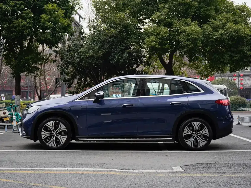 Mercedes-Benz EQE SUV 2023 из CN, фото 10