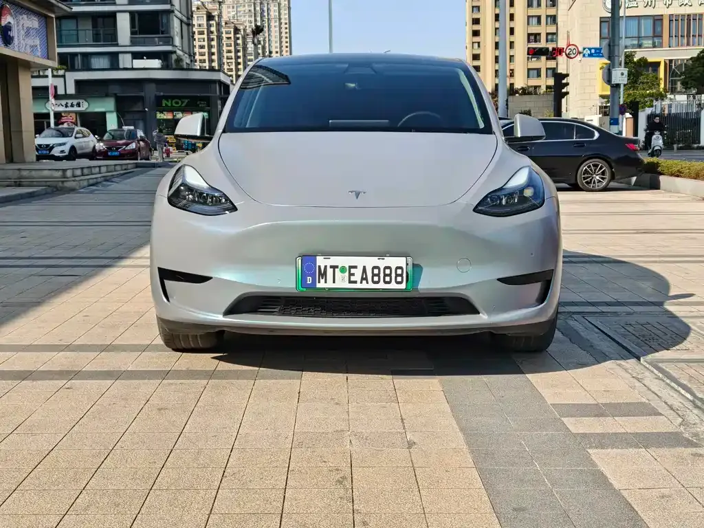 Tesla Model Y — фото 5